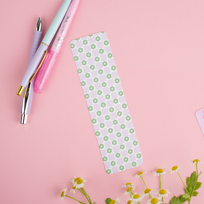 Retro Green Daisies Bookmark